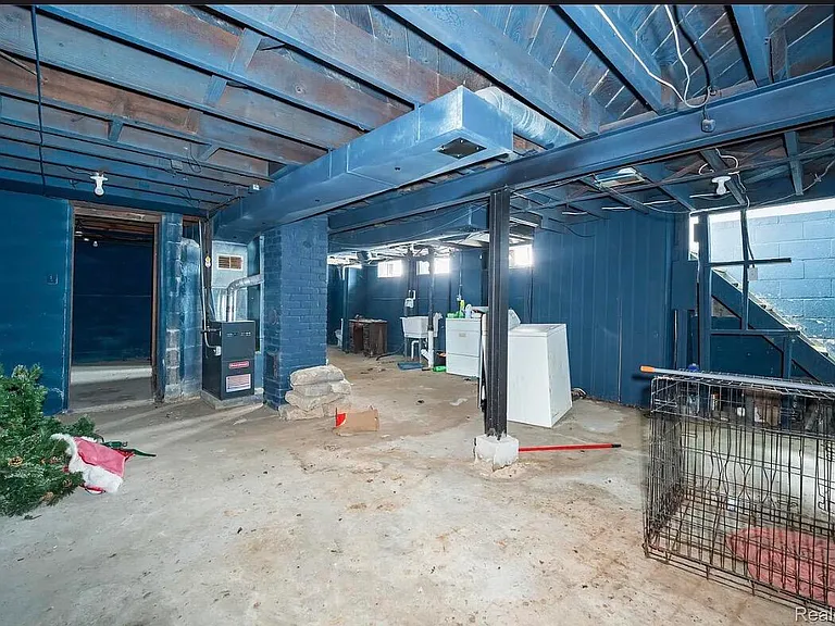 4049 Williams St — Photo 9