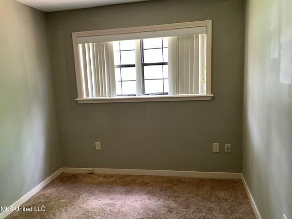 4th image of 207 Lindale St #A