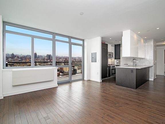 3rd image of 321 Cathedral Pkwy #20B