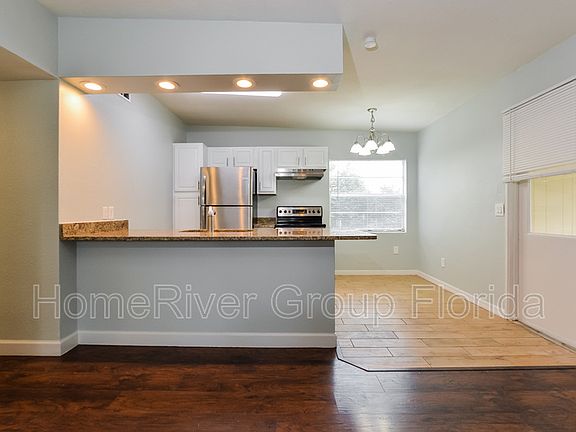 4th image of 213 Bradshaw Dr