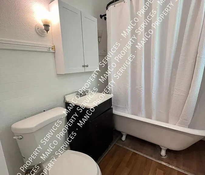 147 Laura Ave — Photo 10