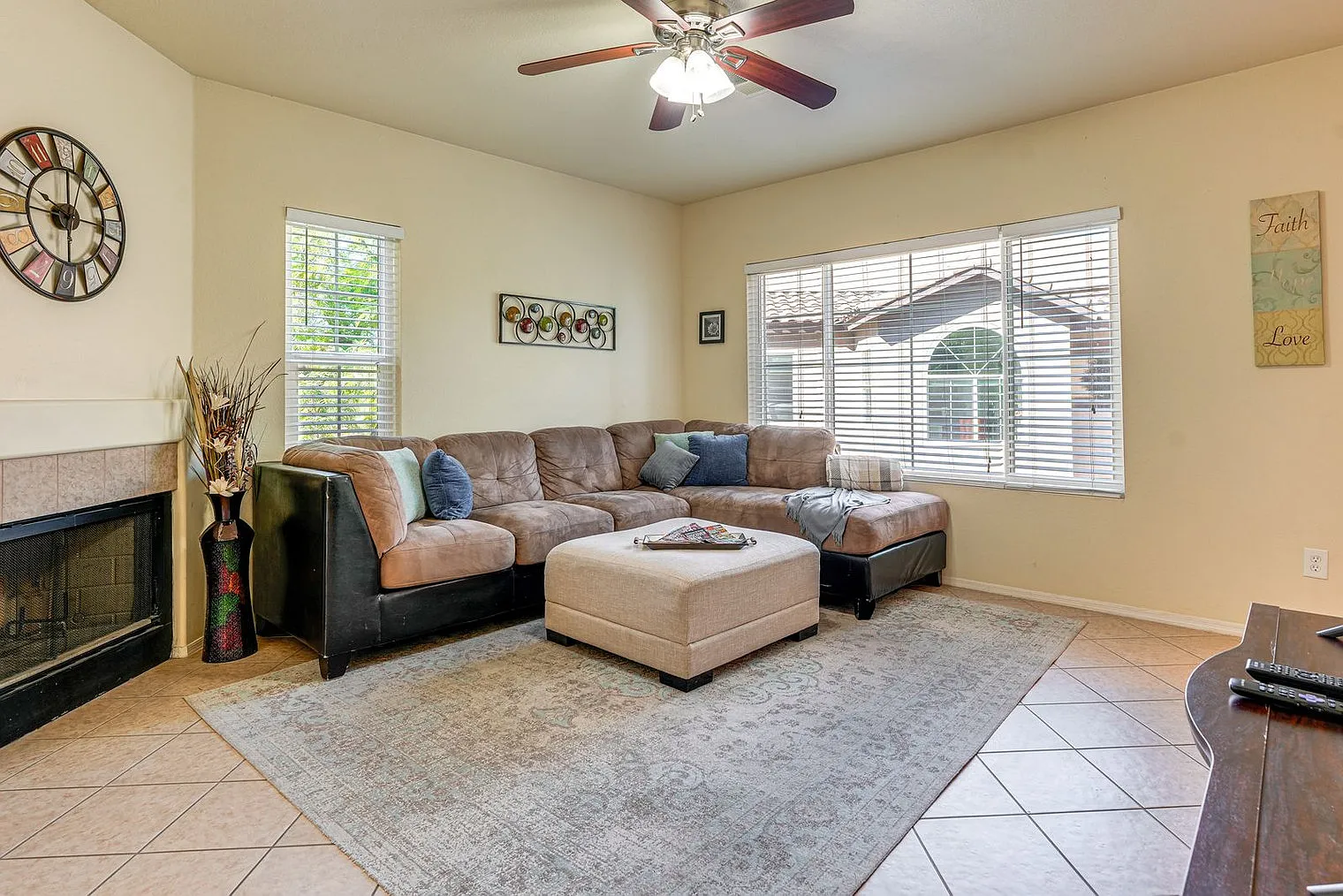 2 bed, 2.0 bath, 990 sqft, $4,312 — Photo 1