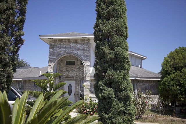 2nd image of 1019 Park Ln