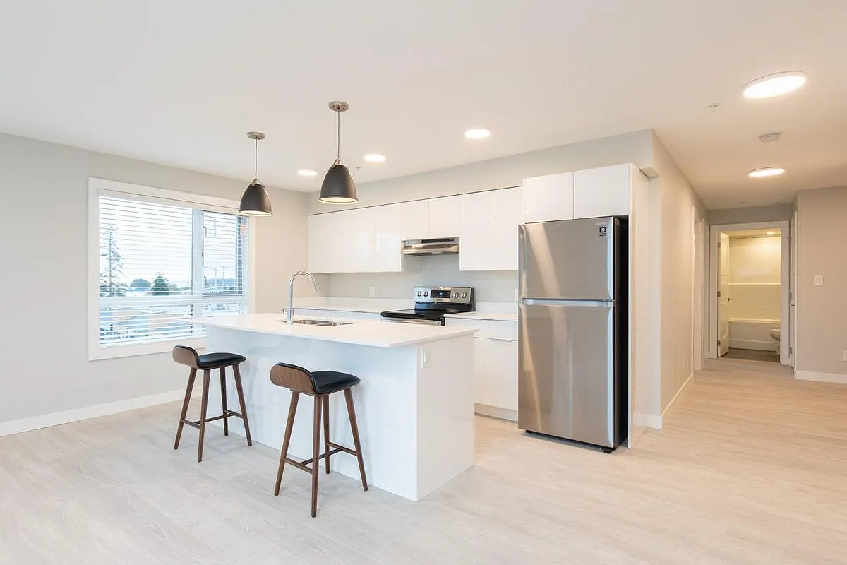 Southpoint Apartments — Photo 1
