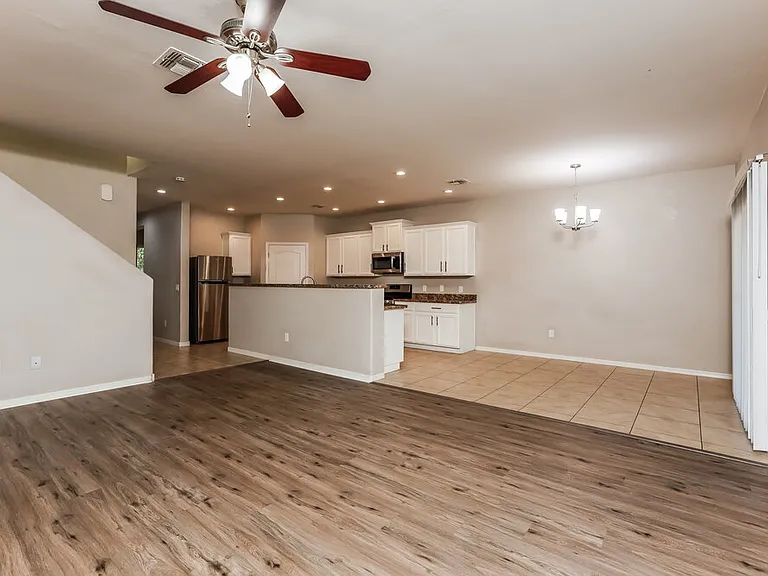 8237 W Kittiwake Ln — Photo 6