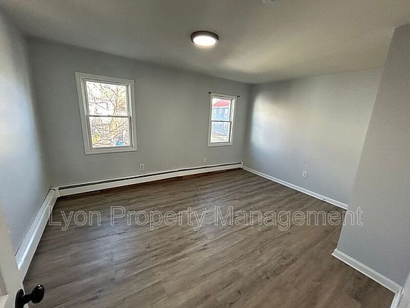 5th image of 12 Clark Ct #2L