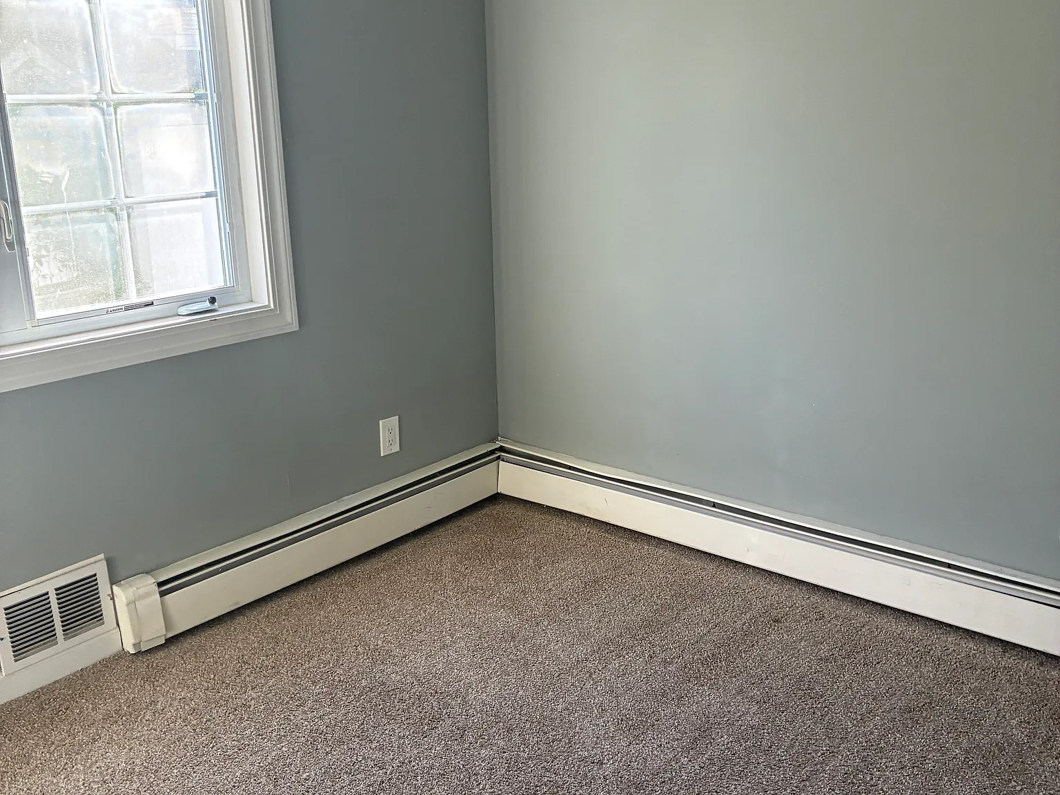 5 bed, 2500 sqft, $3,600 — Photo 2