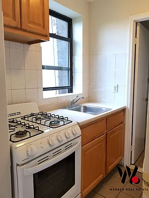 Rented by Warren T Real Estate Corp. | media 2