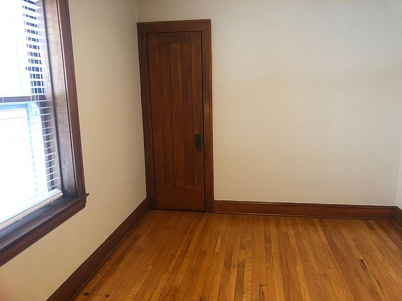 5th image of 3452 N Avers Ave #3R
