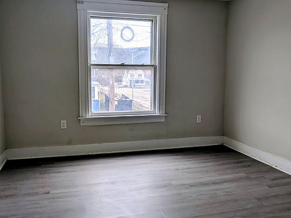 4th image of 221 Elmwood Ave #1