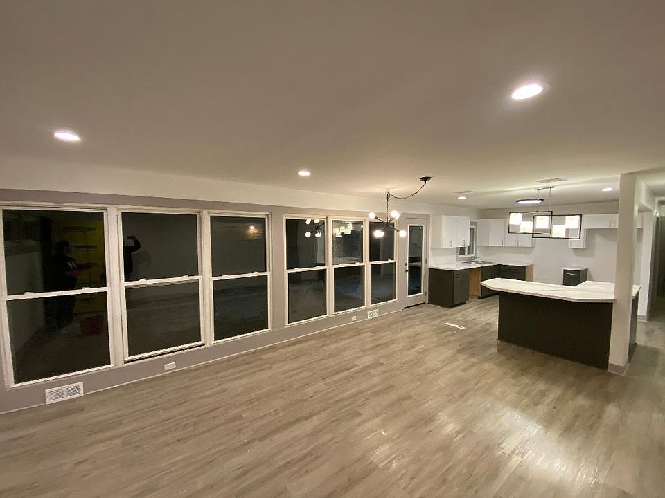 Living Room/ Dinning room