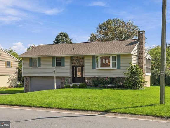 2nd image of 43 Cardinal Dr