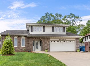 1144 N Anvil Ct, Addison, IL 60101