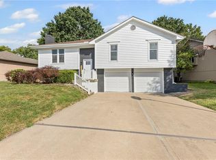 1620 NE Misty Ln, Lees Summit, MO 64086