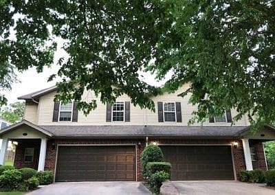 Luxury Duplex Townhome. Walk to U of A! No need to pay for campus parking!