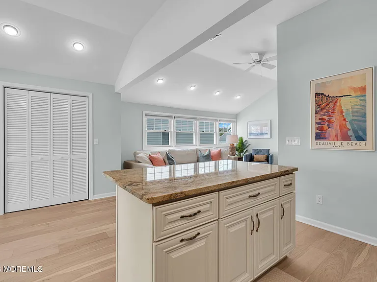 301 W Kupper Dr — Photo 11