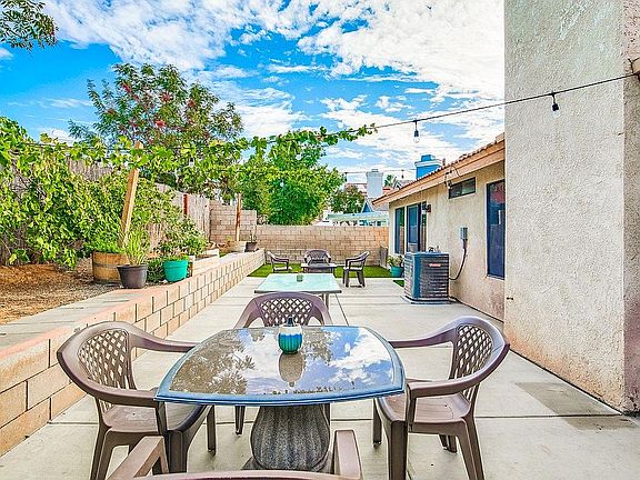 4th image of 27568 Camino Bella