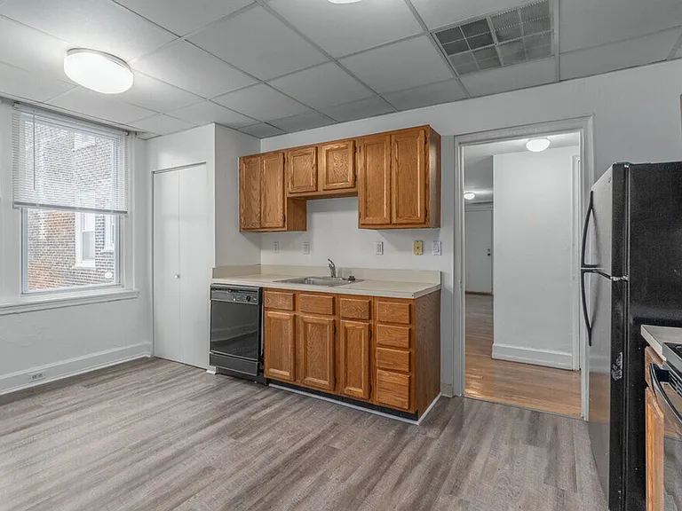 McCallum Apartments — Photo 1
