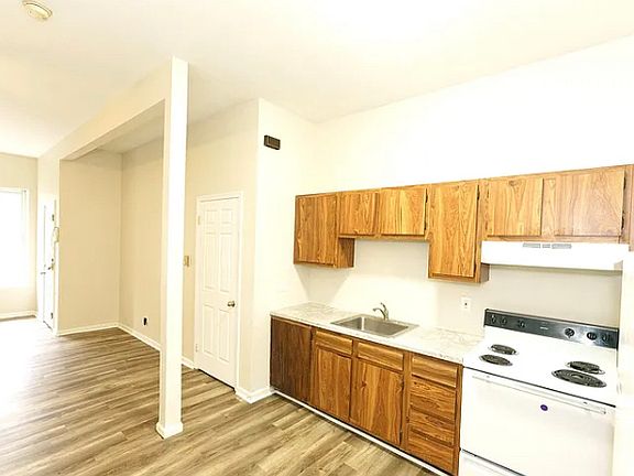 2nd image of 231 Elm St Unit 2