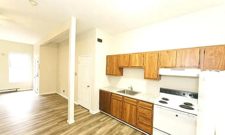 231 Elm St #2 — Photo 3