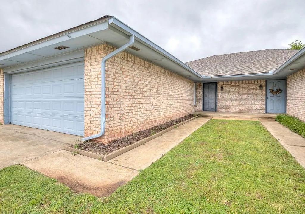 523 N Robin Way — Photo 4