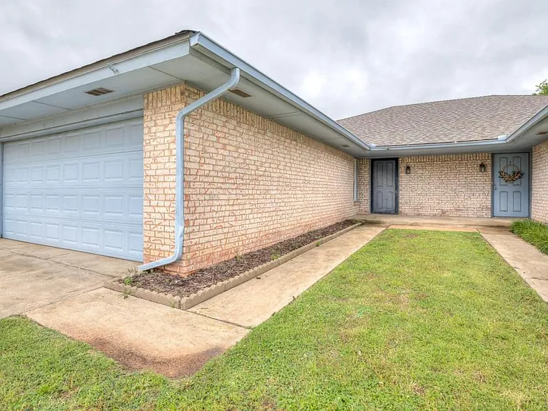 523 N Robin Way — Photo 4