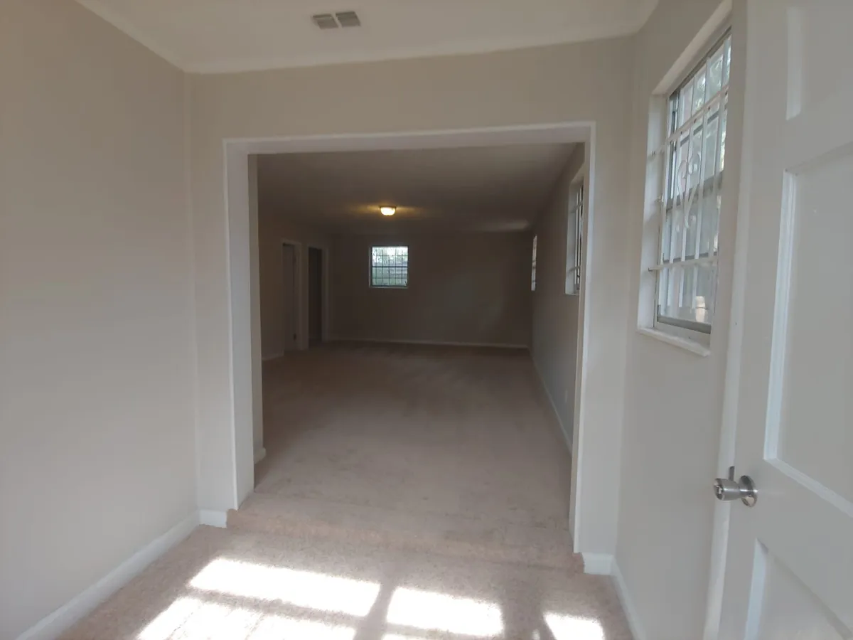 Sitting room attached to master bedroom - 3403 Marland St