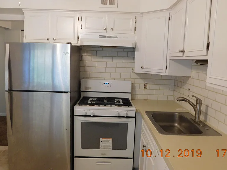 444 Fox Hills Dr N #7 — Photo 4