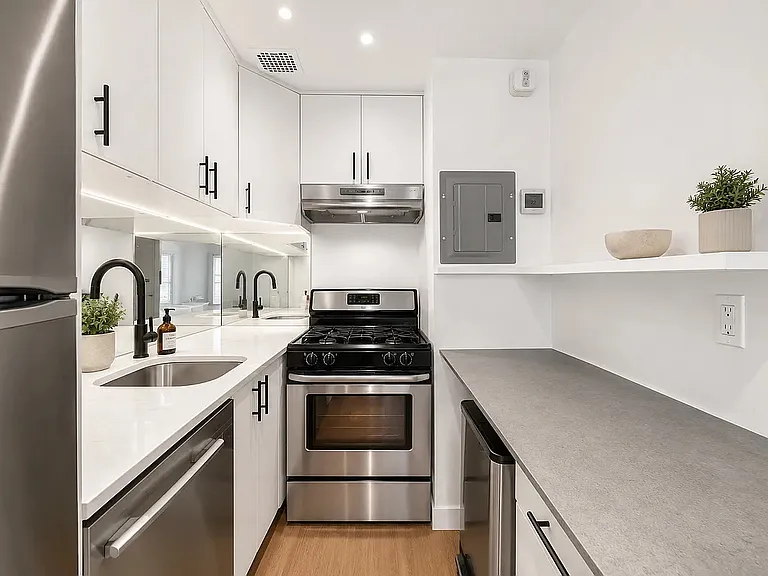 680 Broadway #2B — Photo 4