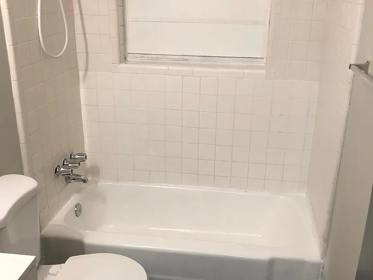 3026 Amity Garden Ct — Photo 10