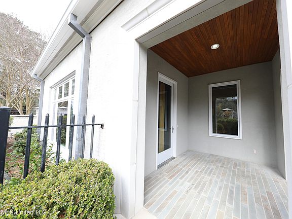 4th image of 2 Waterstone Pl