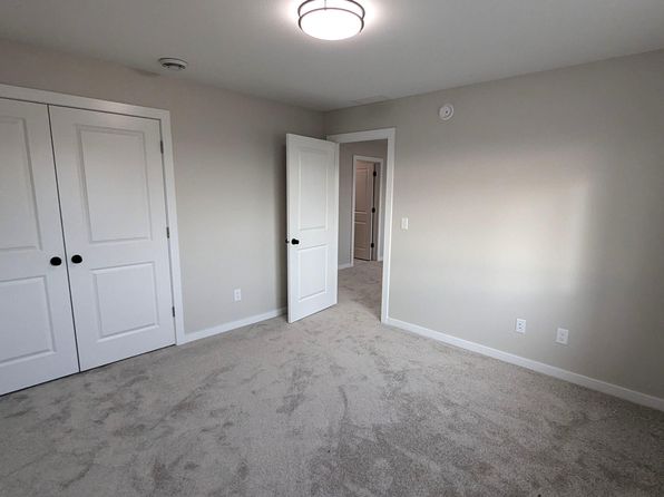 520 Downing St, Surrey, ND 58785
