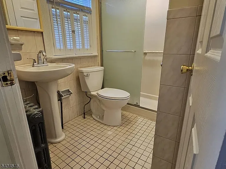37 Van Pelt Pl #1 — Photo 7