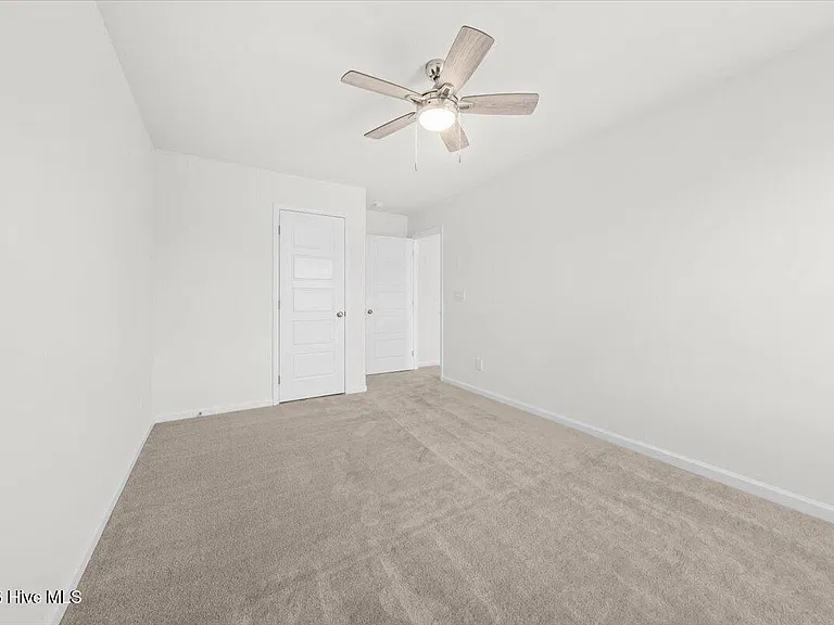 423 Bassett Ln — Photo 25