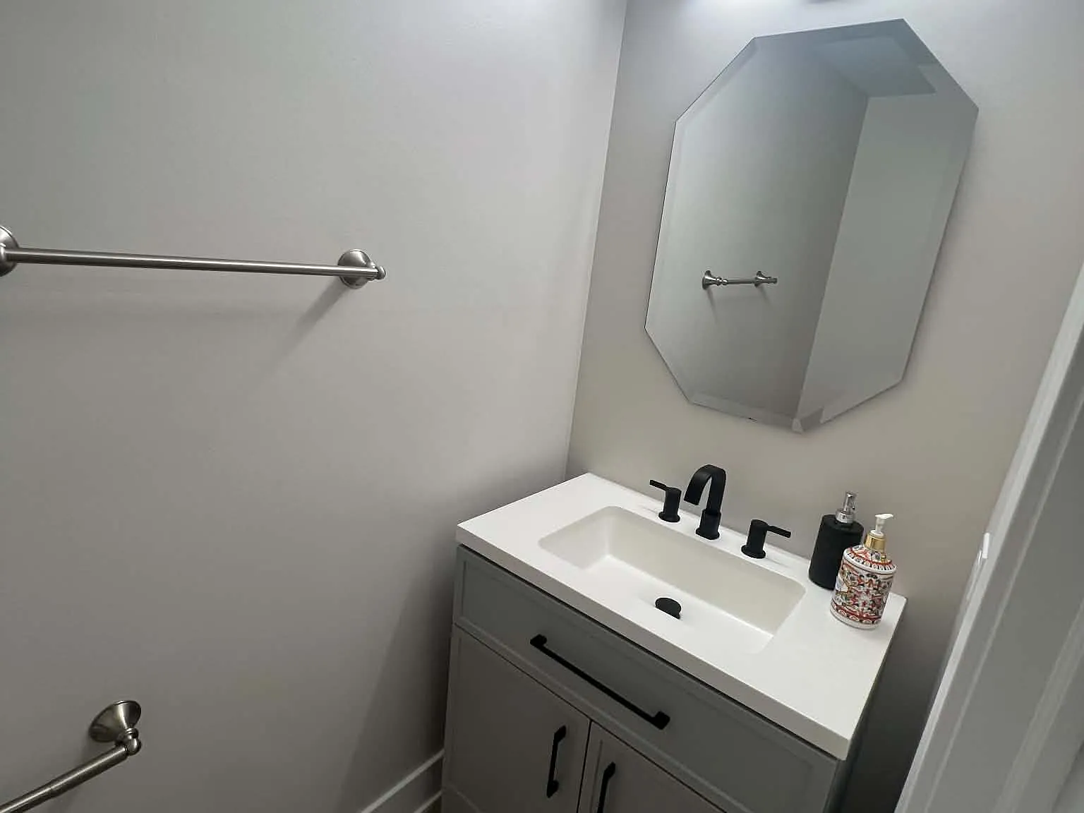 2 bed, 2.5 bath, 1324 sqft, $2,600 — Photo 1