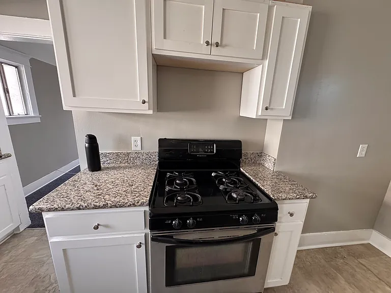 2517 1/2 Cincinnati St #2517-1/2 — Photo 5