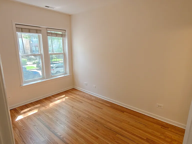 4946 N Ridgeway Ave #2 — Photo 11