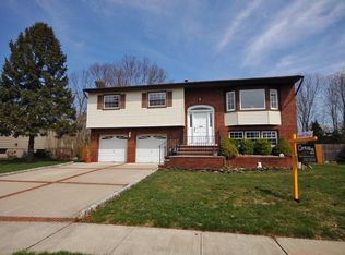 15 Gramercy Rd, Old Bridge, NJ 08857