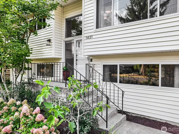 1421 218th Street SW, Lynnwood, WA 98036