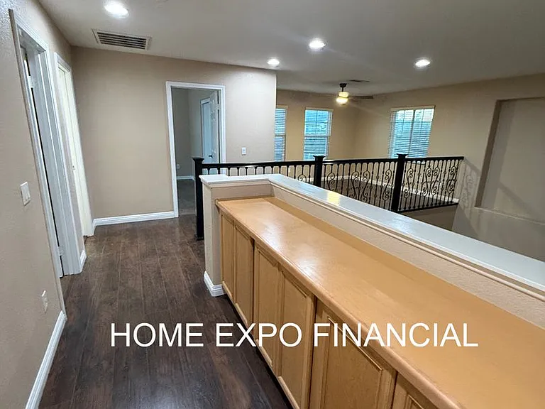 1456 Moonlight Dr — Photo 25