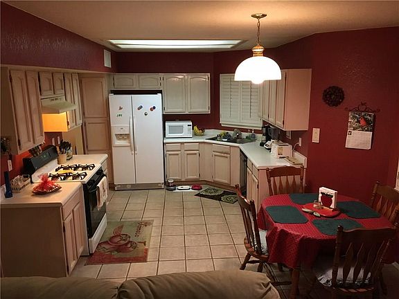 3rd image of 1500 Plaza Verde Dr