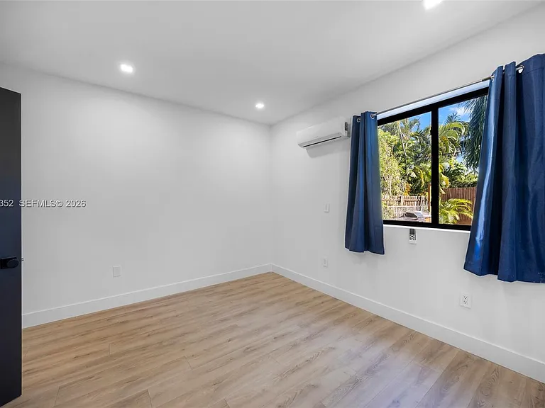 365 Fairway Dr — Photo 18