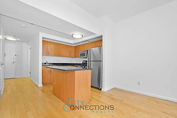 Rented by City Connections Realty | media 10