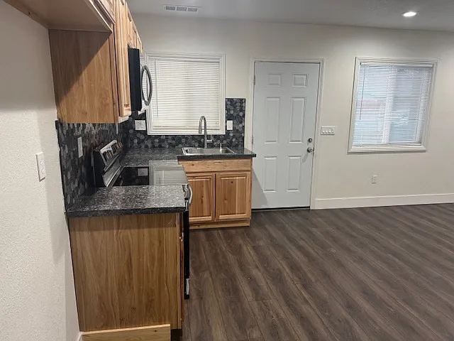 1317 Claus Rd #D — Photo 7