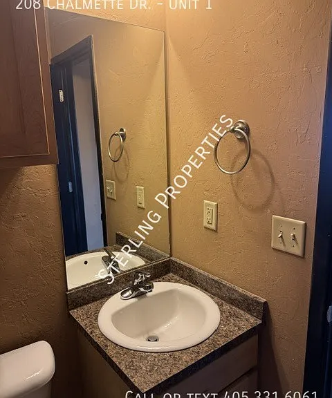 208 Chalmette Dr #1 — Photo 30