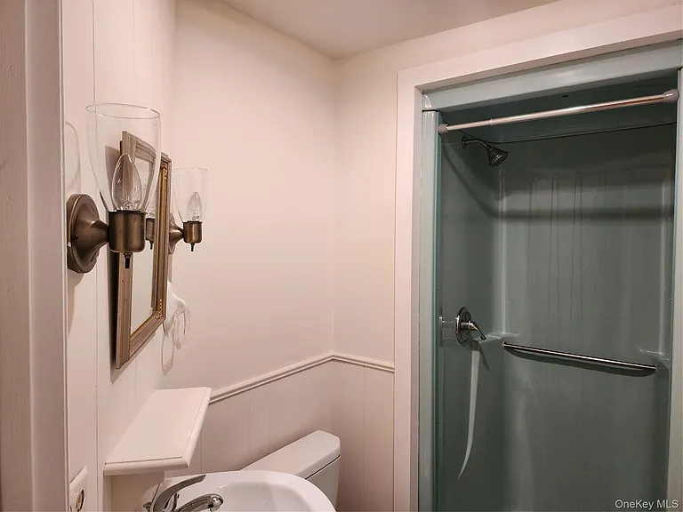 32 Osborne Hill Rd — Photo 16