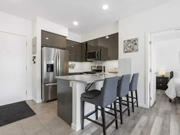 120 N 18th Ave SW #305, Calgary, AB T2S 3H5
