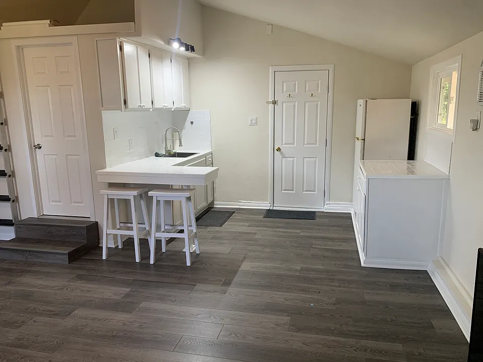 415 W Campus View Dr