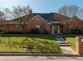 6606 Parkside Ct, Arlington, TX 76016
