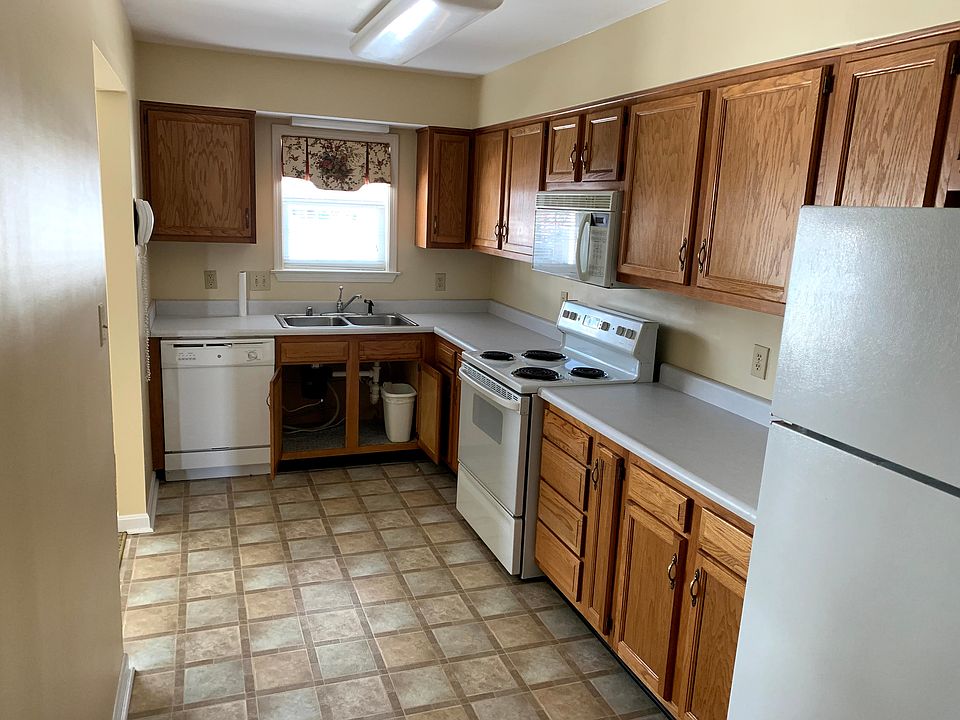2nd image of 304 Christian Village Cir